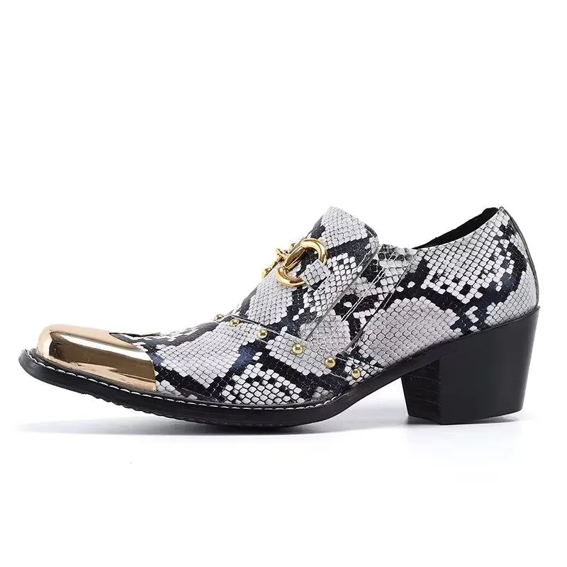 Velvoura Slip-On Elegance